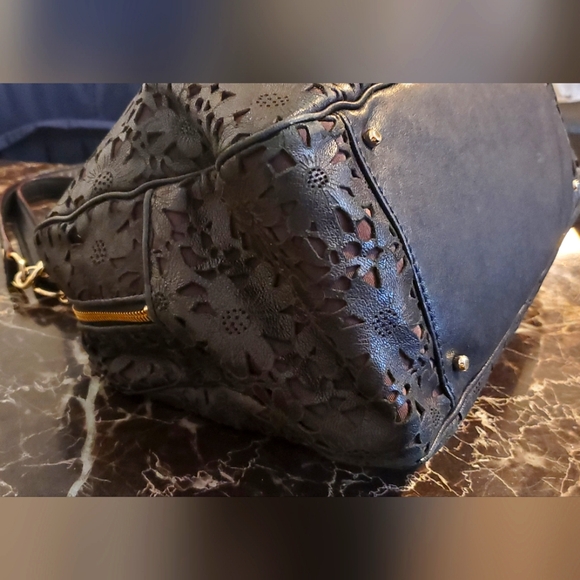 Kate Spade Sunflower Perforated Leather Rare Handbag/Shoulderbag EUC - Picture 8 of 17